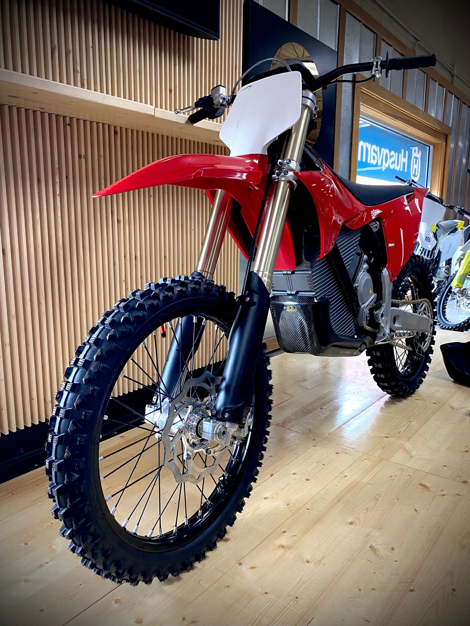 TEMPORARILY UNAVAILABLE - See Note In Product Description | P3 Carbon Fiber Skid Plate Stark Varg (All Models) / EX / SuperMoto 2022 - 2027 | Integrated Linkage Guard (See PN 300002 for NO Linkage Protection) - Image 4