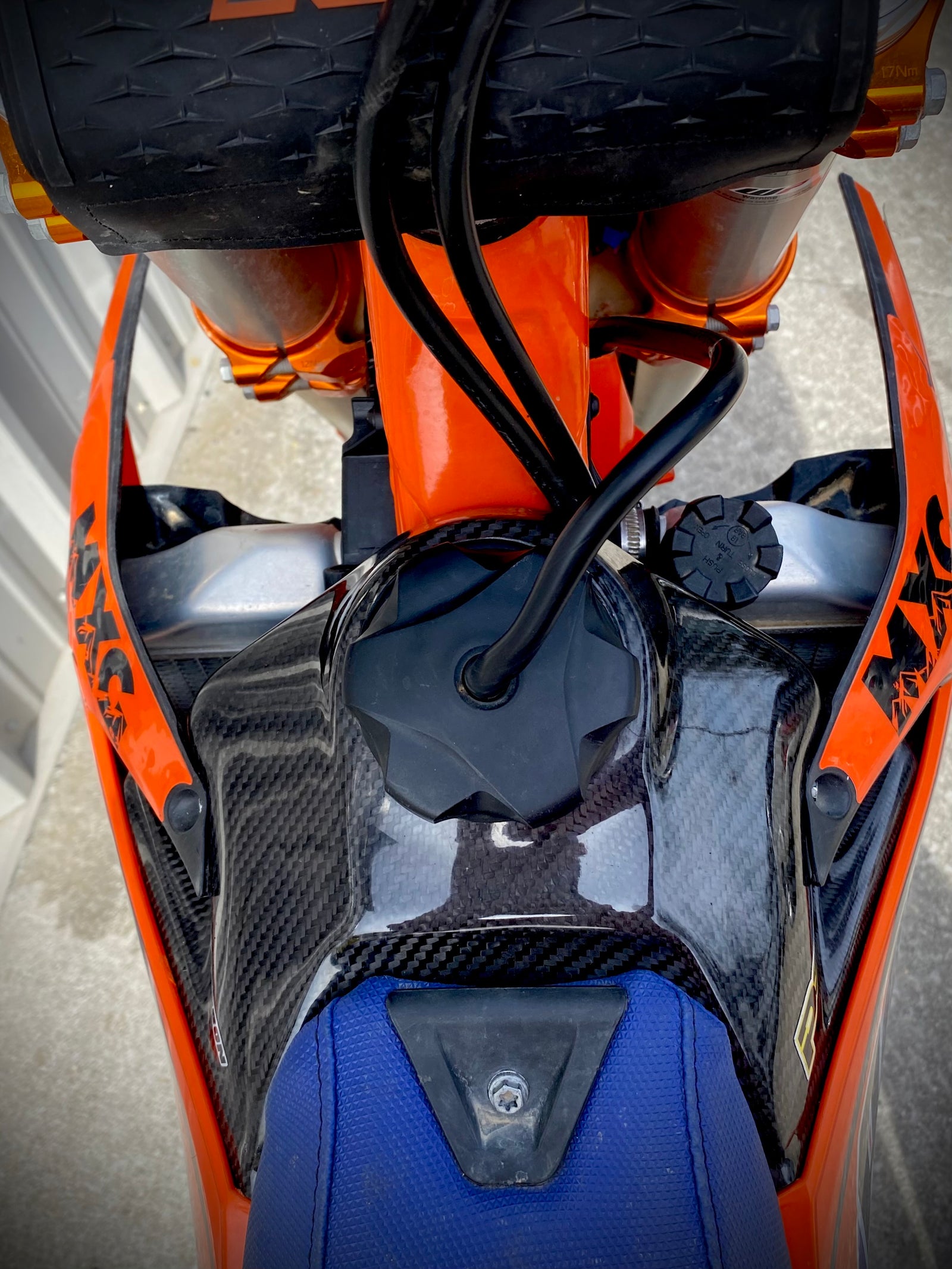 P3 Carbon Upper Fuel Tank Cover KTM | 2023 - 2027 (See Fitment Chart) - Image 3