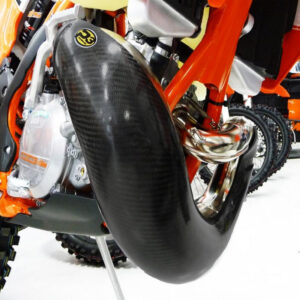 P3 Carbon Pipe Guard STOCK/FMF Gnarly | HUSA TE 250/300 2012-2014 | HUSQ TC 250 2014-2016 | TE 250/300 2014-2016 | KTM 250 SX/XC/XC-W 2011-2016 | 300 XC/XC-W 2011-2016
