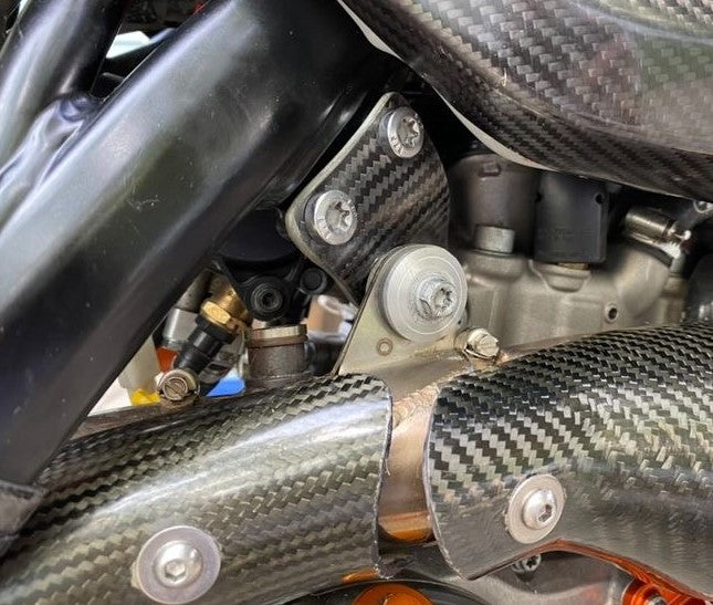 Carbon Engine Mounts | KTM / HUSQ | FE501(s) 500 EXC-F 500 XCFW | 2020-2023 (See Fitment Chart) - Image 4